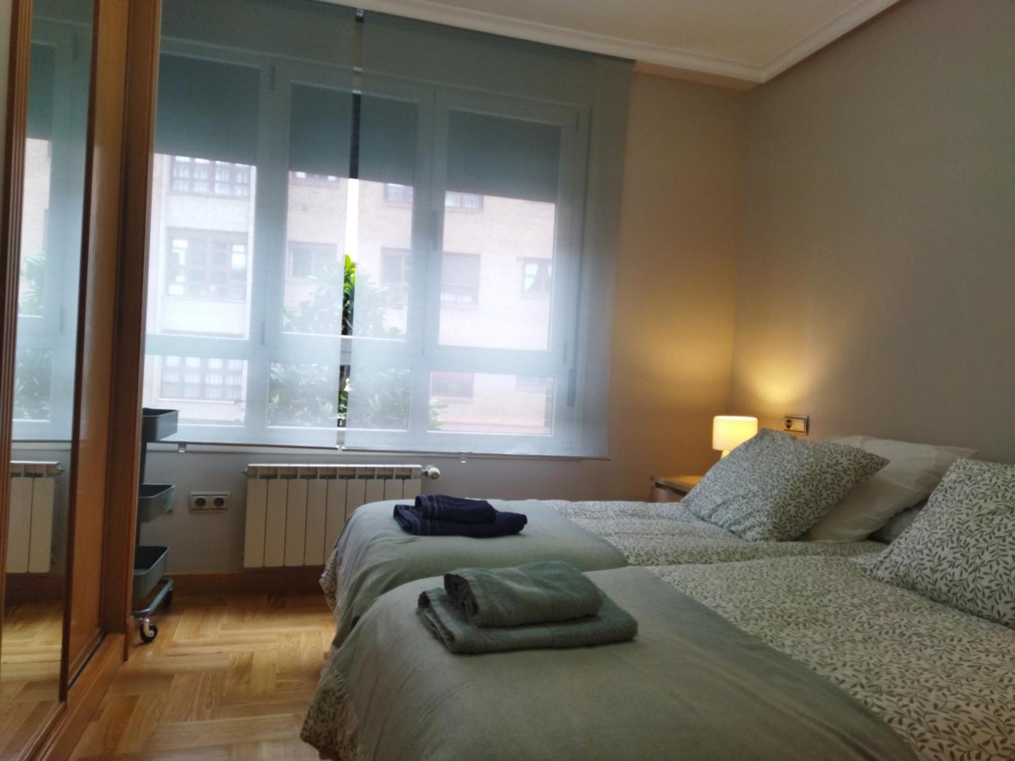 Centrico Apartamento Oviedo Parking Y Wifi Gratuitos Admite Mascotas Exteriör bild